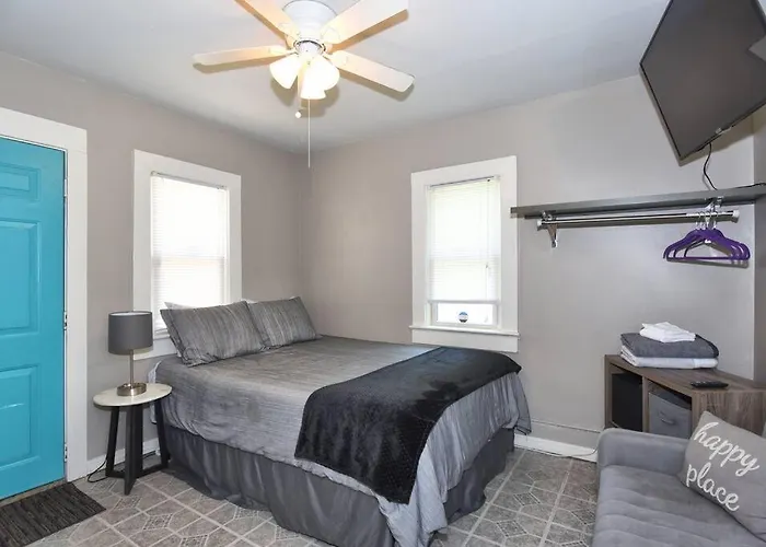 Holiday home Cherry St Little House* Shop*dine* Rt 66*expo Center*bok*downtown